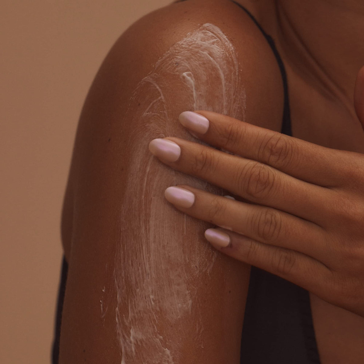 '+ Lux Unfiltered Tall Pour N°14 Body Lotion for Women - Moisturizing Body Cream with Jojoba, Squalane, Shea Butter, Vitamin C & Hyaluronic Acid - Hydrating Body Lotion, Non-Greasy - Santal - Maple Wellness Supplements