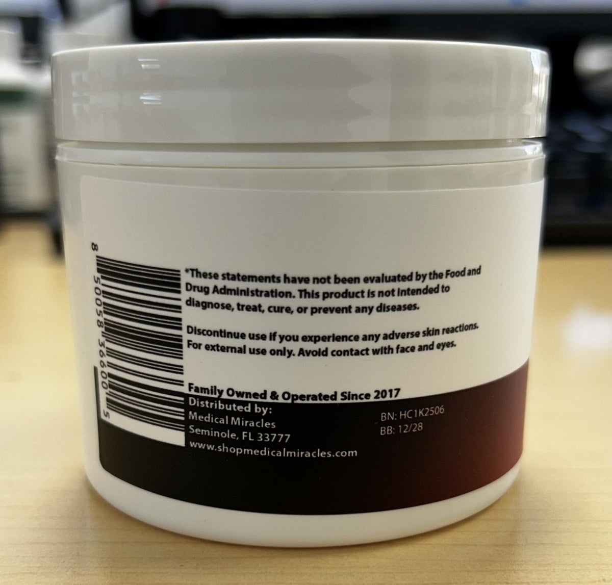 Medical Miracles Hemp Cream - Ideal for Hips, Joints, Neck, Back, Elbows, Fingers, Hands, and Knees (1000mg) Now NEW 4OZ Size - Maple Wellness Supplements
